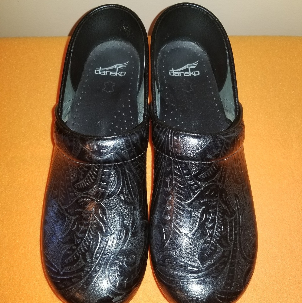 Dansko shoe